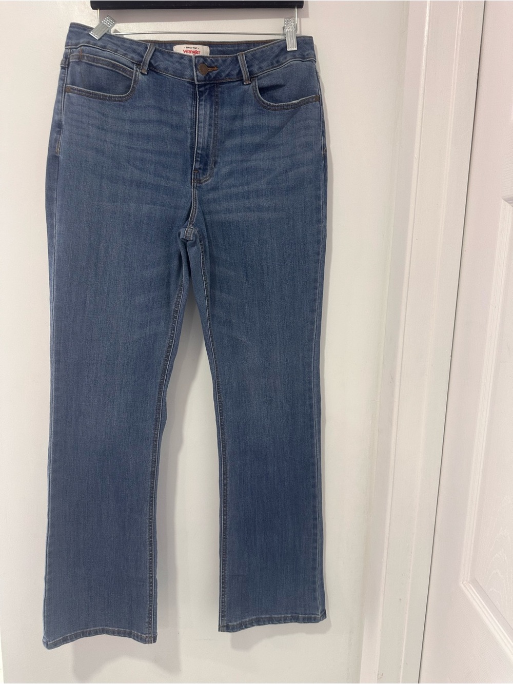 Wrangler Women's High-Rise Bootcut Stretch Jeans Blue Size 12 32” inseam new